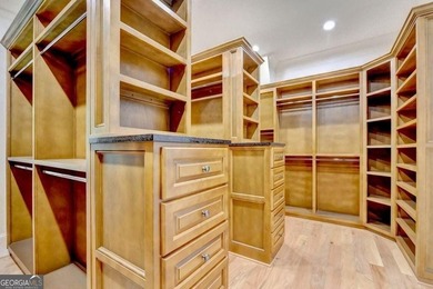A Rare Private Lakefront Estate in Sandy Springs - Discover one - photo 43