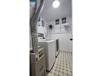 Welcome home to this beautifully updated 2-bedroom, 1-bathroom - photo 5