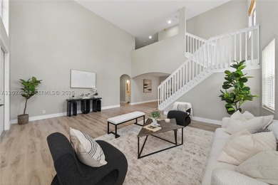 GORGEOUS LAKE FRONT HOME IN THE HIGHLY DESIRABLE GATED COMMUNITY - photo 5