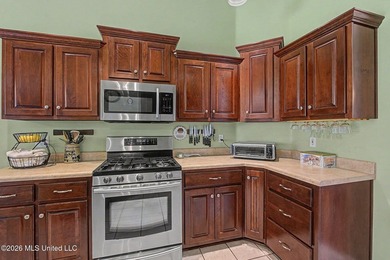 SECLUDED COUNTRY RETREAT ON 2 ACRES IN BYHALIA! Welcome to 186 - photo 13