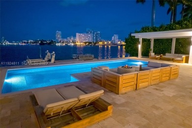 This stunning waterfront sanctuary on the prestigious Venetian - photo 4