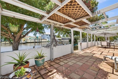 Old Florida charm meets waterfront living in the heart of - photo 30