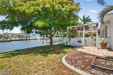 Old Florida charm meets waterfront living in the heart of - photo 33