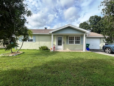 Lake Home For Sale in Okeechobee, Florida