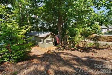 Classic Lake Tillery charm meets one of the area's most - photo 21