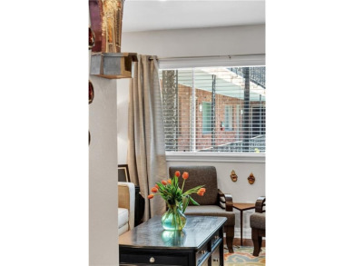 St. Charles Avenue Condo with Pool, Parking, and Streetcar