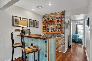 St. Charles Avenue Condo with Pool, Parking, and Streetcar