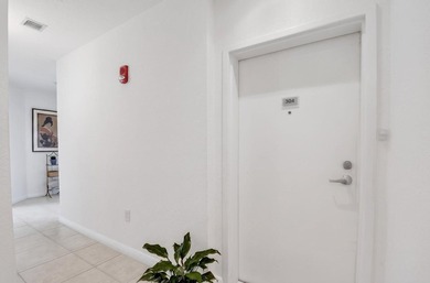 Welcome to this stylishly designed Flagler Dr. open airy one - photo 2