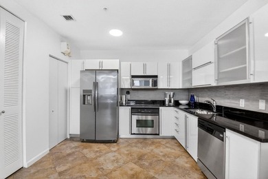 Welcome to this stylishly designed Flagler Dr. open airy one - photo 3