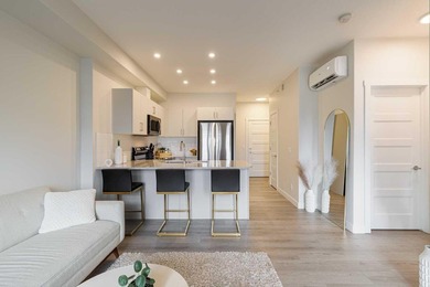 TWO TITLED PARKING | TOP FLOOR | AIR CONDITIONED | RADIANT - photo 8