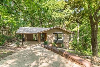 PRICE IMPROVEMENT!! Welcome to your private treetop sanctuary in - photo 2