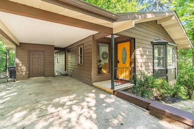 PRICE IMPROVEMENT!! Welcome to your private treetop sanctuary in - photo 4