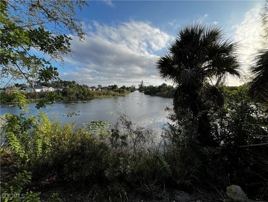 Cape Coral Lakes Area Lot For Sale in Cape Coral Florida