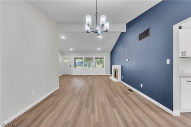 Beautifully updated and move-in ready ranch-style slab is - photo 9