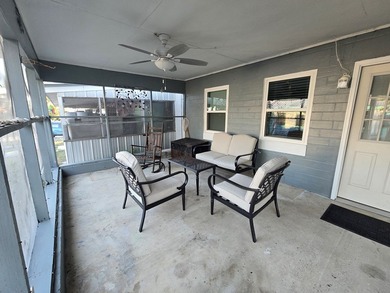 HUGE PRICE REDUCTION - Coastal Lanark Village Retreat. Discover - photo 3