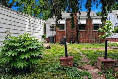 Welcome to 854 E 250th in beautiful Euclid, OH. This property is - photo 5