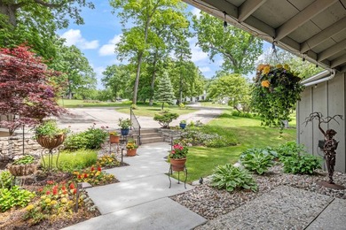 This 4-bedroom, 3-bath midcentury lake home offers 100 feet of - photo 6