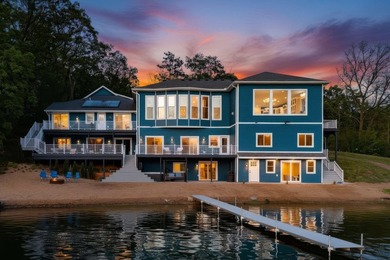 Dean Lake Home For Sale in Grand Rapids Michigan