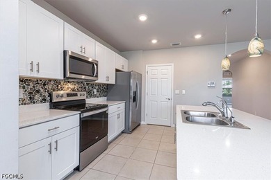 Move-in Ready, Meticulously maintained, Solar-equipped 2023 - photo 4