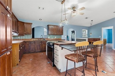 Welcome to your private retreat in the sought-after Mountain - photo 7