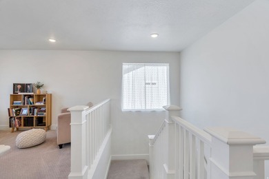 LIKE NEW IN THE HEART OF MAPLETON! This beautifully maintained - photo 17