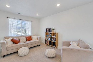LIKE NEW IN THE HEART OF MAPLETON! This beautifully maintained - photo 18