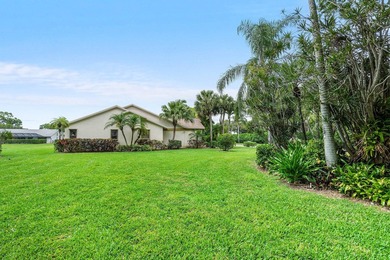 Rare Secluded 3 Bedroom Home on a Corner Lot*New Roof & - photo 21