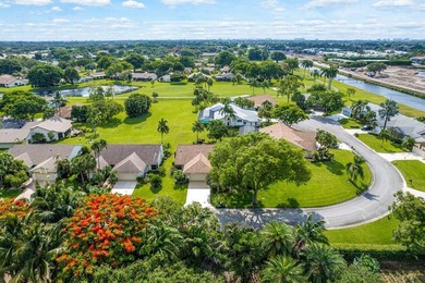 Rare Secluded 3 Bedroom Home on a Corner Lot*New Roof & - photo 24
