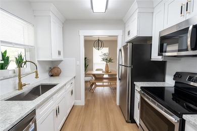?? WATERFRONT FULLY REMODELED HOME - NORTH PORT, FL

Welcome - photo 8