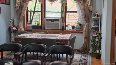 We are pleased to present renovated 3-bedroom, 2-bath apartment - photo 4