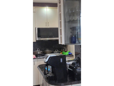 We are pleased to present renovated 3-bedroom, 2-bath apartment - photo 6