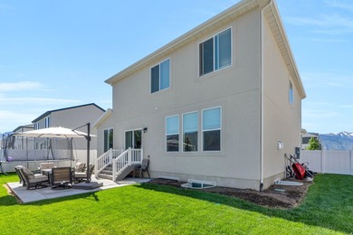 LIKE NEW IN THE HEART OF MAPLETON! This beautifully maintained - photo 46
