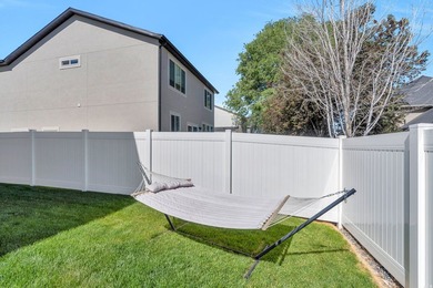 LIKE NEW IN THE HEART OF MAPLETON! This beautifully maintained - photo 50