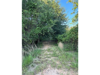 There are properties that offer land, and then there are - photo 8