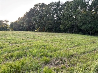 There are properties that offer land, and then there are - photo 9