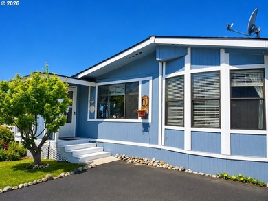 Enjoy coastal living in this well-maintained double-wide - photo 2