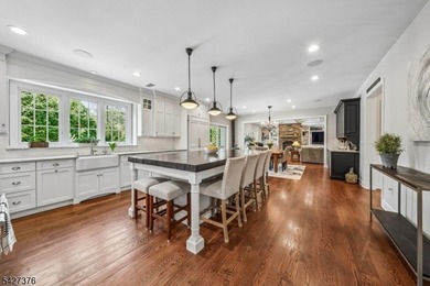 Nestled on a quiet Cul- de sac, this beautiful colonial home is - photo 8