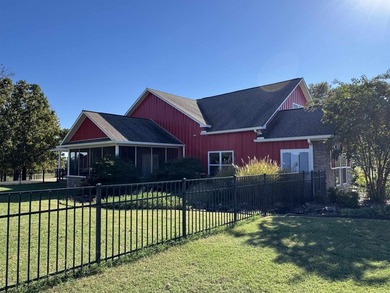 Welcome to your dream ranch - Come through a gated entrance to a - photo 13