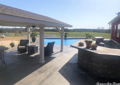 Welcome to your dream ranch - Come through a gated entrance to a - photo 14