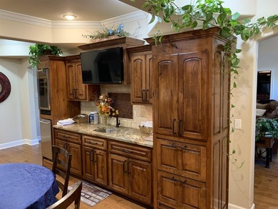 Welcome to your dream ranch - Come through a gated entrance to a - photo 22