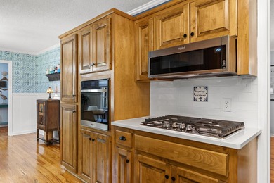 Tucked away on this gorgeous waterfront setting that sits on - photo 28