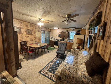 Big Pine Inn is nestled in a lovely setting of Oaks and Pines on - photo 9