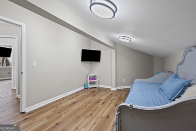 CHARMING LAKE HOUSE WITH GUEST SUITE | REMODELED IN 2023 | YEAR - photo 29