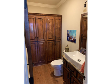 Welcome to your dream ranch - Come through a gated entrance to a - photo 30