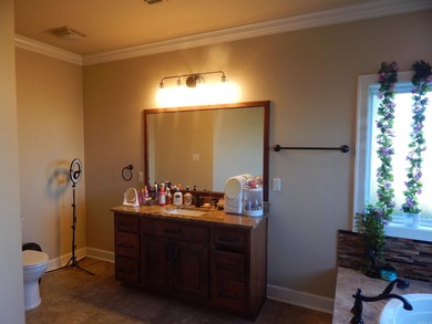 Welcome to your dream ranch - Come through a gated entrance to a - photo 41