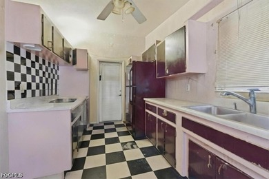 INVESTOR SPECIAL in The Villas! Calling all flippers, renovators - photo 6