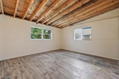 INVESTOR SPECIAL in The Villas! Calling all flippers, renovators - photo 8