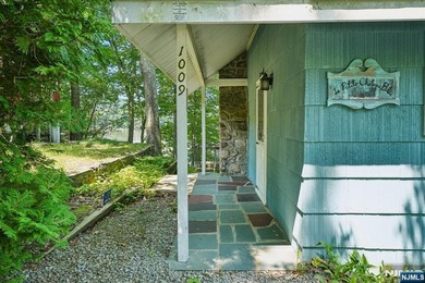 Wake up to the beauty of Highland Lakes in this move-in ready - photo 3