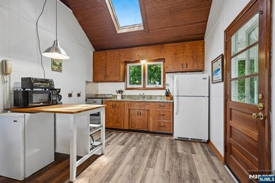Wake up to the beauty of Highland Lakes in this move-in ready - photo 5