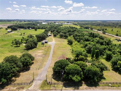 (private lake, pond, creek) Home For Sale in Wimauma Florida